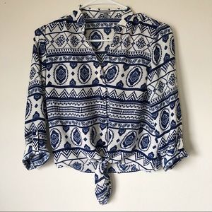 🔥 2/ $20 Charlotte Russe Cropped Button Down